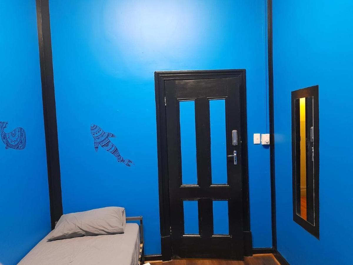 Ozi Inn Backpackers - Perth -Valid International Passport Required — Photos 1